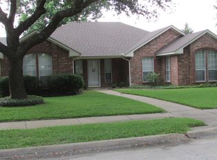 2305 Sherwood Dr, Ennis, TX 75119