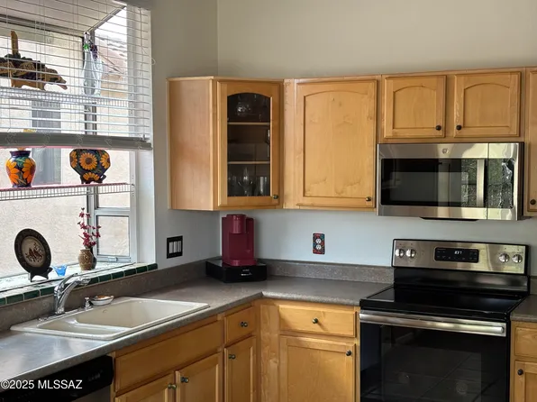 7662 W Starry Night Ln, Tucson, AZ 85743