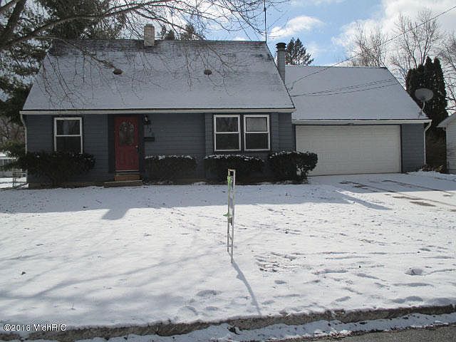 1st image of 136 Mason Ave N