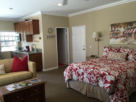 Additional view of room