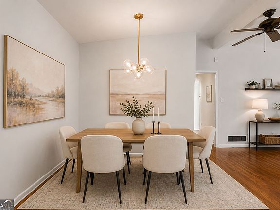 4th image of 2485 Wentworth Dr NE