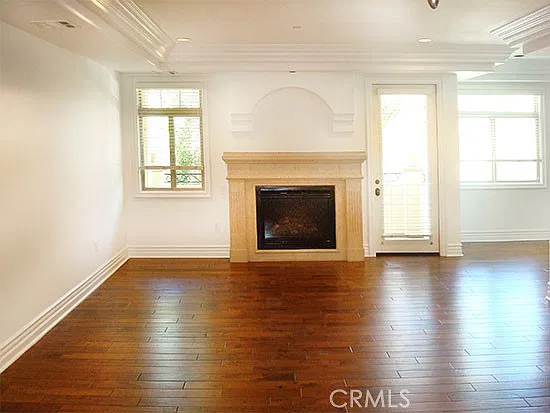 3 bed, 2.5 bath, 1657 sqft, $4,995 — Photo 3
