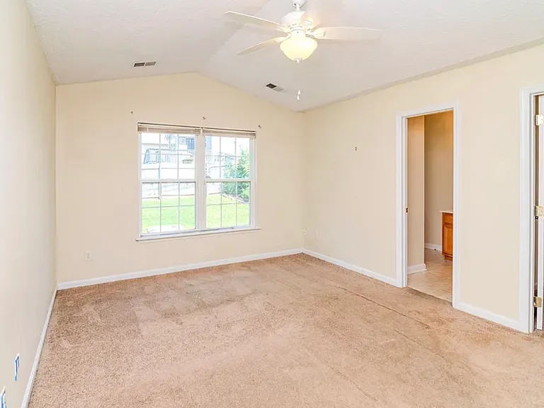 205 Chestnut Ridge Dr — Photo 5