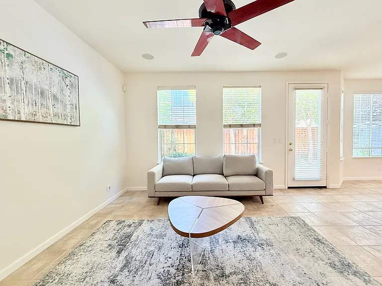 863 Dederick Ct — Photo 24