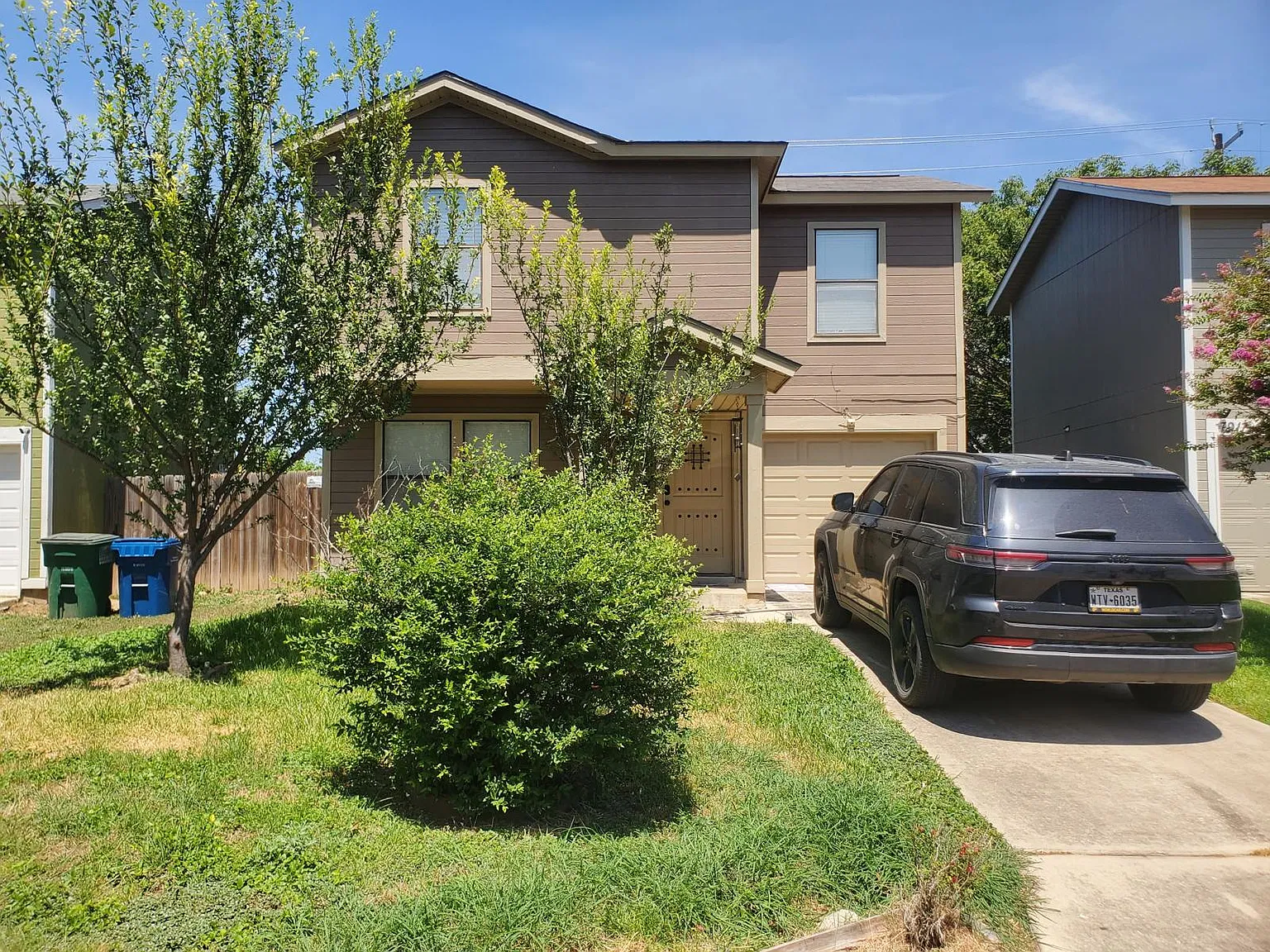 3 bed, 1111 sqft, $1,600 — Photo 1