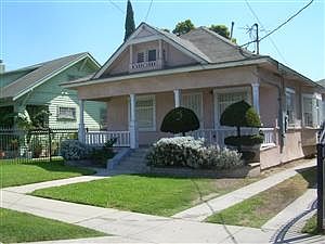 2nd image of 216 W 55th St