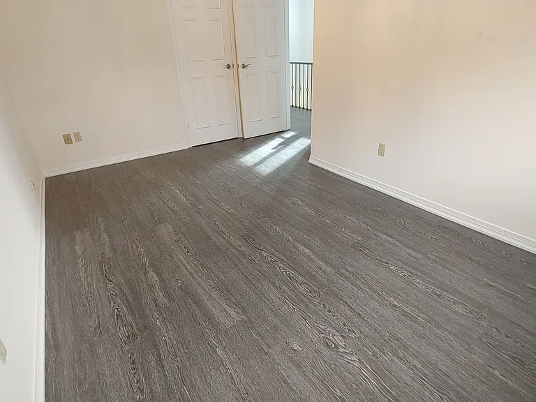 50 Michener Cres — Photo 11