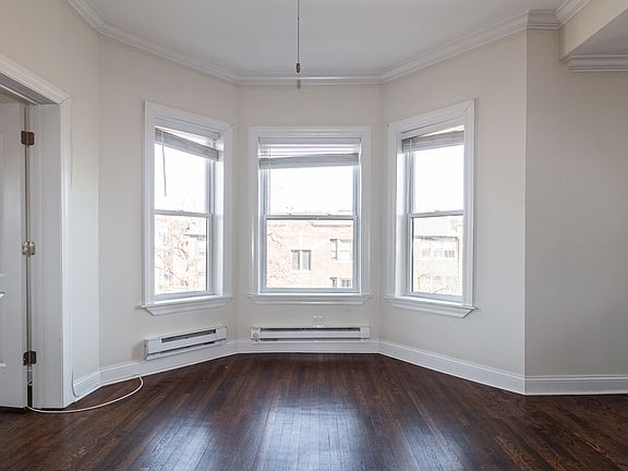 5th image of 925 W Waveland Ave #3A
