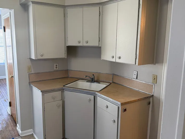 4539 University Ave — Photo 11