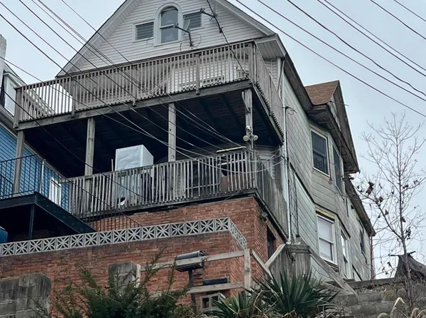 115 Corson Ave, Staten Island, NY 10301