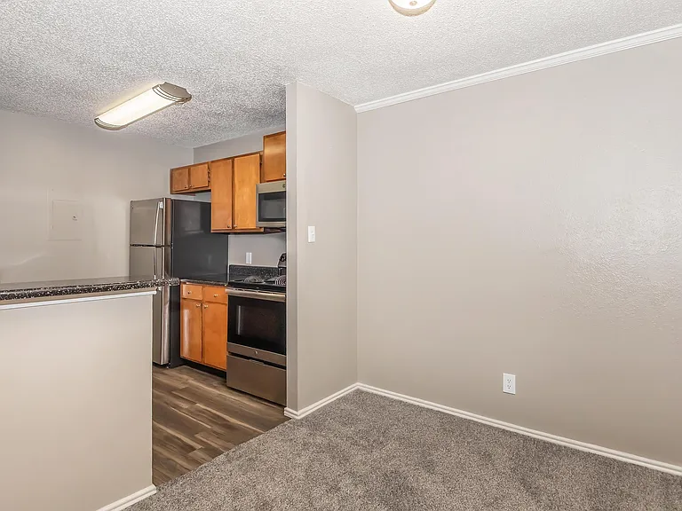 District West — Photo 32