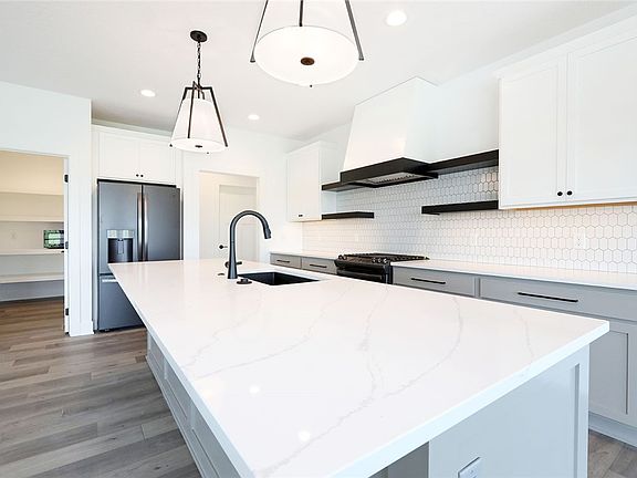 4th image of 8241 Mahon Ct
