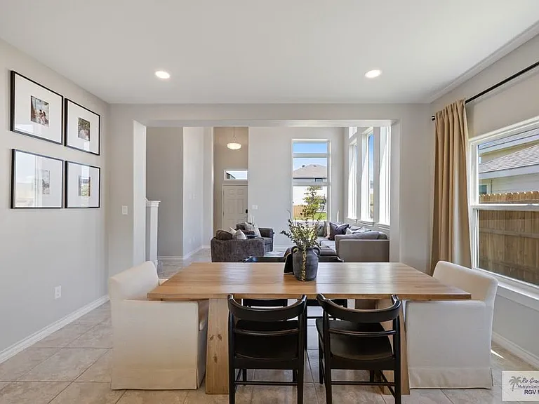 2409 Antelope Canyon St — Photo 4