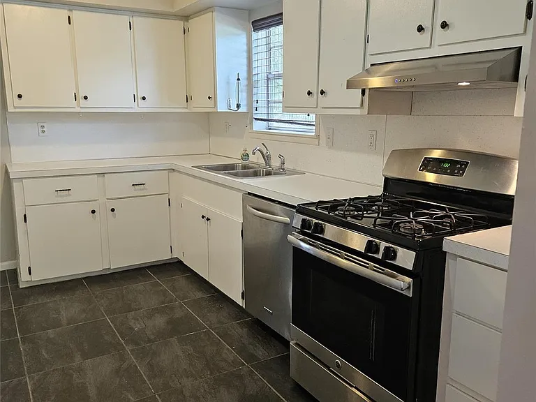 109 Sunnyview Ave — Photo 5