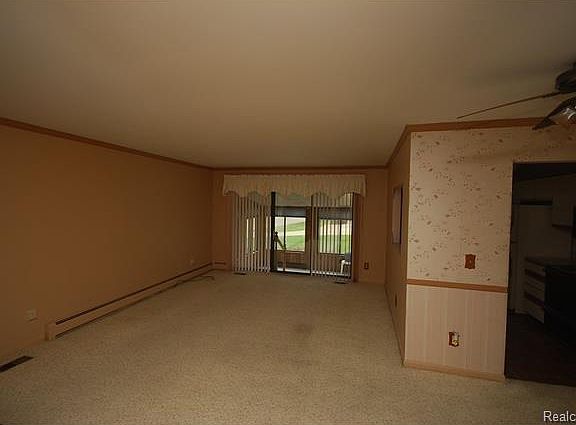 3rd image of 12456 Cambridge Blvd #154
