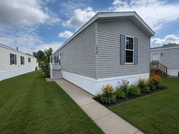 2648 Cour Regis C648 St, Saint Clair, MI 48079