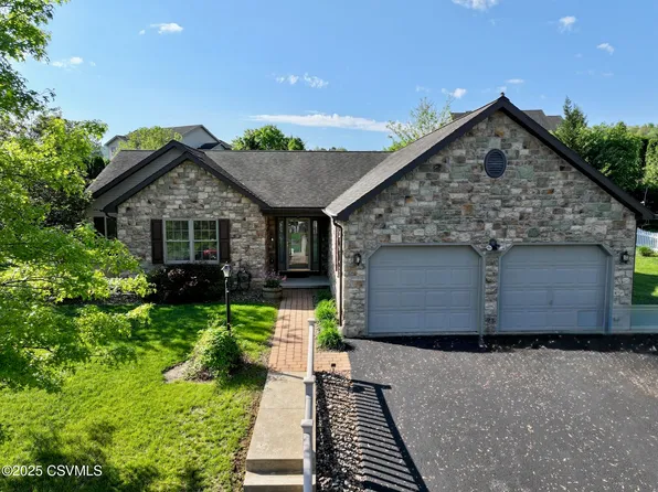 9 West Ave, Elysburg, PA 17824