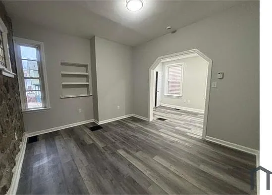 817 Steuben St — Photo 11