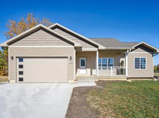 2324 Maynard Ave, Waterloo, IA 50701