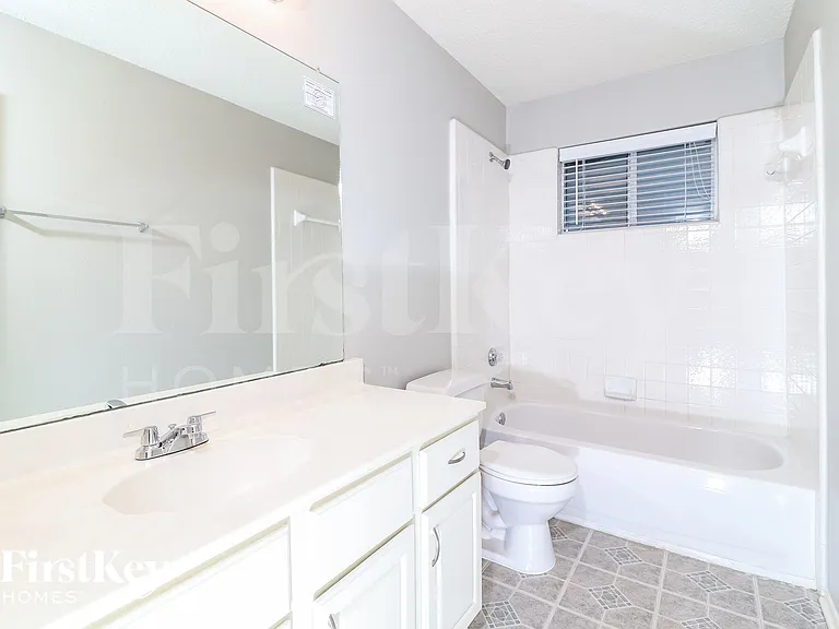 2210 Stillwater Dr — Photo 13