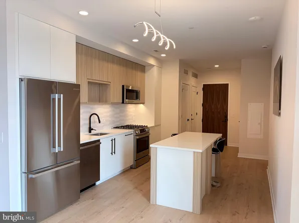 255 W Falls Station Blvd #1006, Falls Church, VA 22046