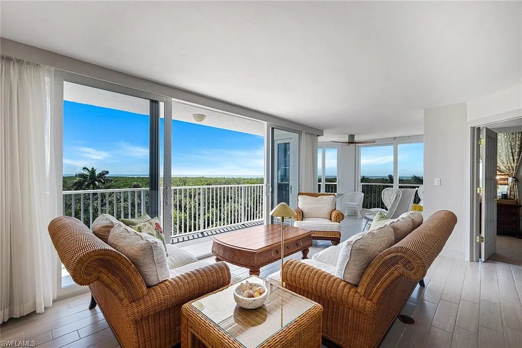 2 bed, 2.0 bath, 1456 sqft, $6,000 — Photo 2