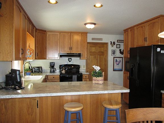 2nd image of 630 Aspen Ave