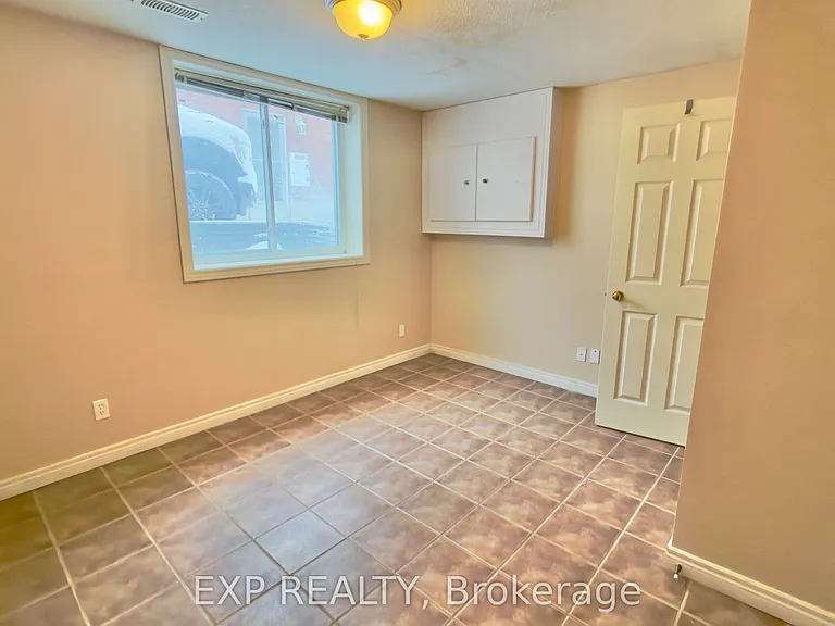 16 Marshall St #B — Photo 13