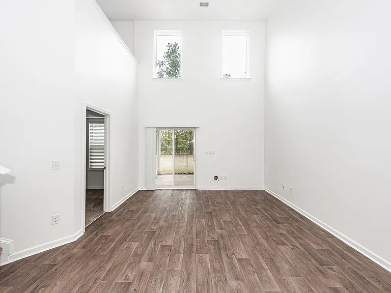 715 Hilchot Dr — Photo 12