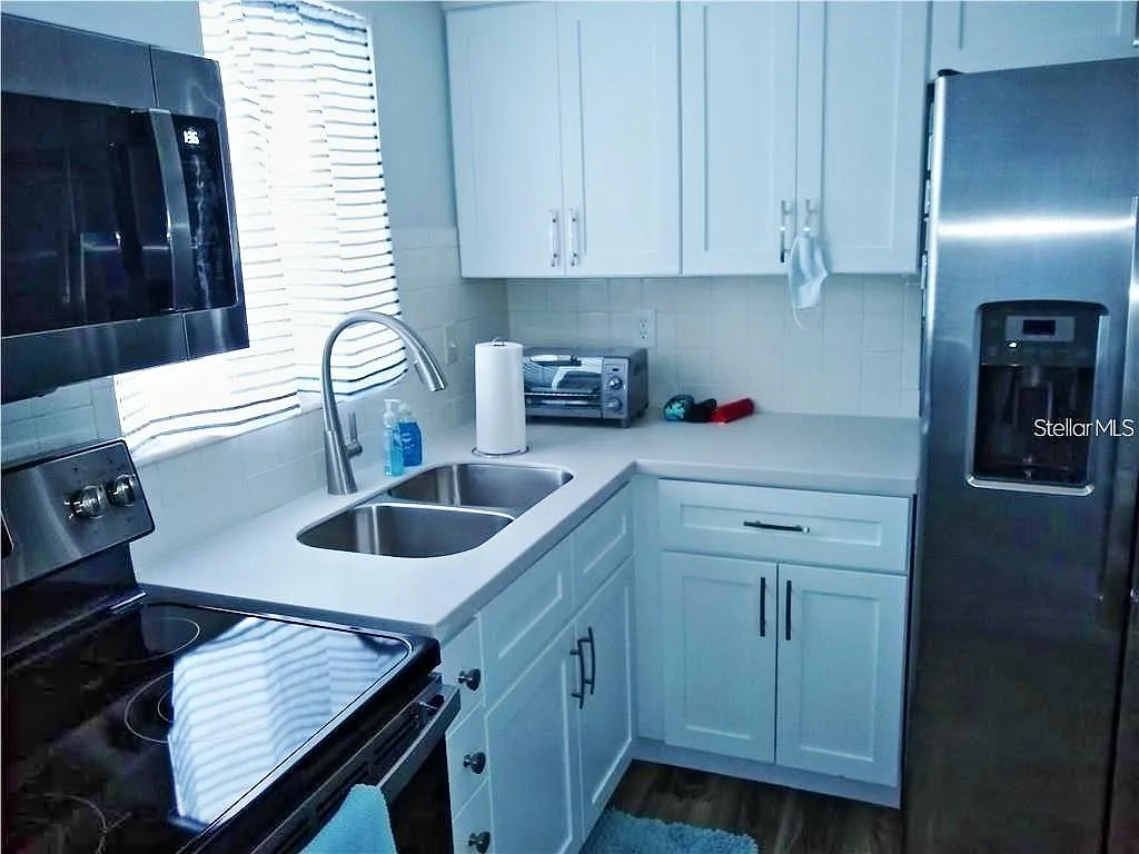 2 bed, 1.0 bath, 733 sqft, $1,200 — Photo 3