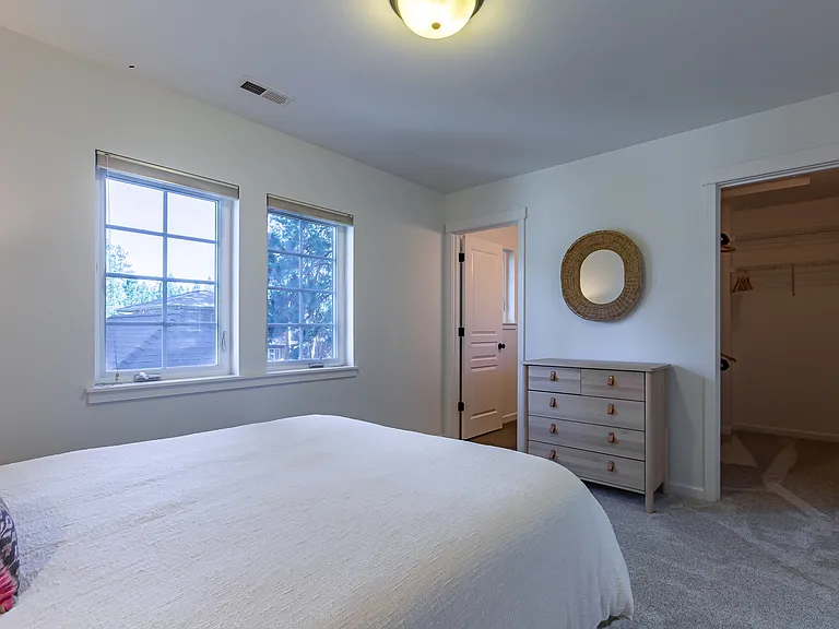 1378 NW Mount Washington Dr — Photo 14