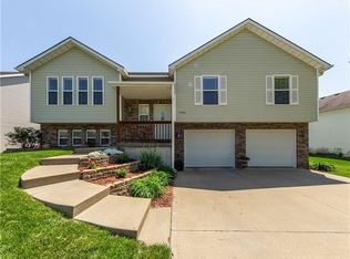 3207 Arbor Lake Dr, Saint Joseph, MO 64506
