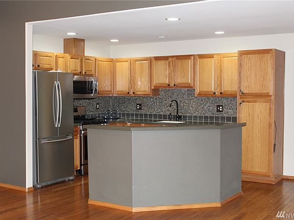 5th image of 171 Tamarack Ct NW