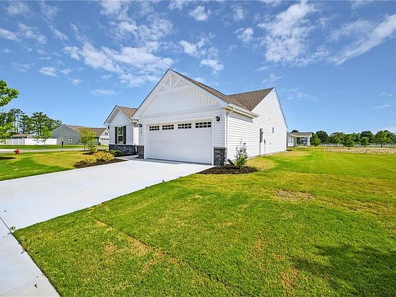 3rd image of 101 Tuscorora Ln