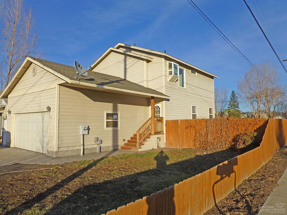 1st image of 904 NW Ewen St