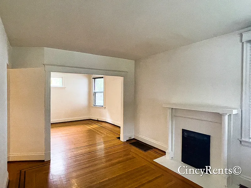 2800 Observatory Avenue Unit: 1| Neighborhood: Hyde Park | 800 Square Feet at Hyde Park — Photo 3