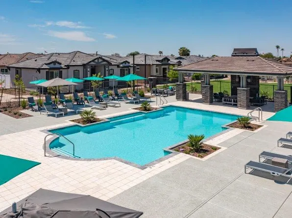 Vlux at Peoria Heights