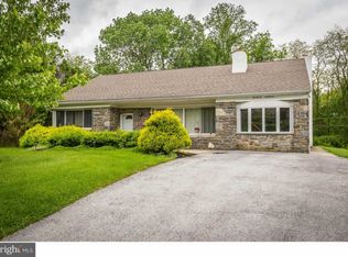 2231 Windsor Cir, Broomall, PA 19008