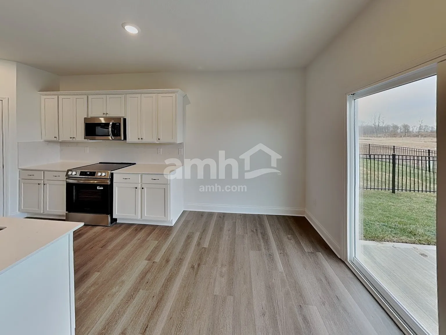 4 bed, 2.5 bath, 2293 sqft, $2,820 — Photo 3