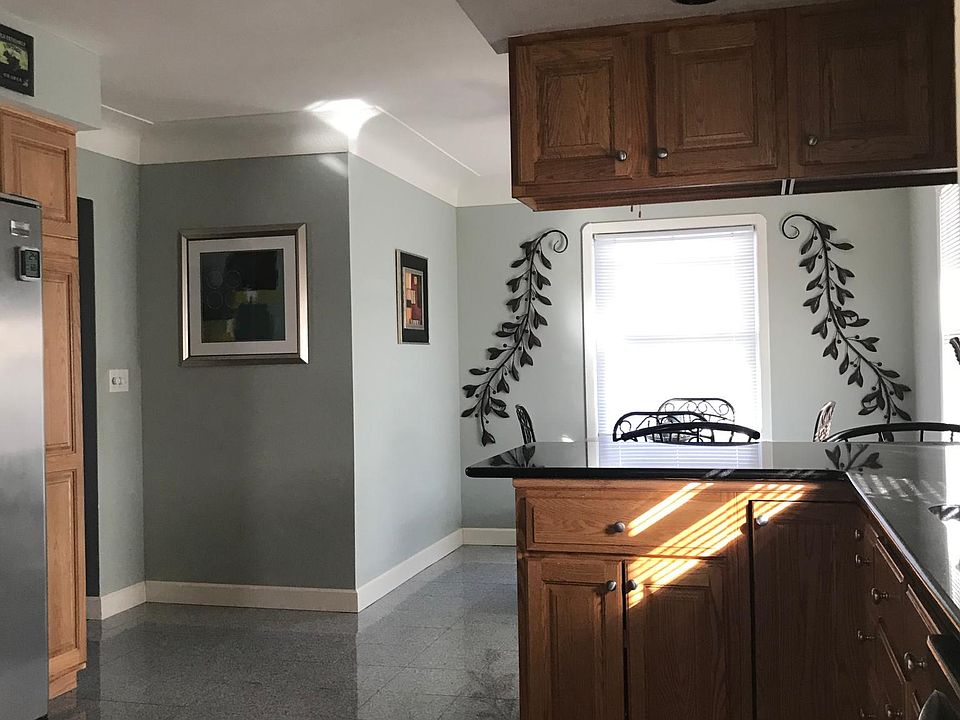 2nd image of 1422 Bellview St