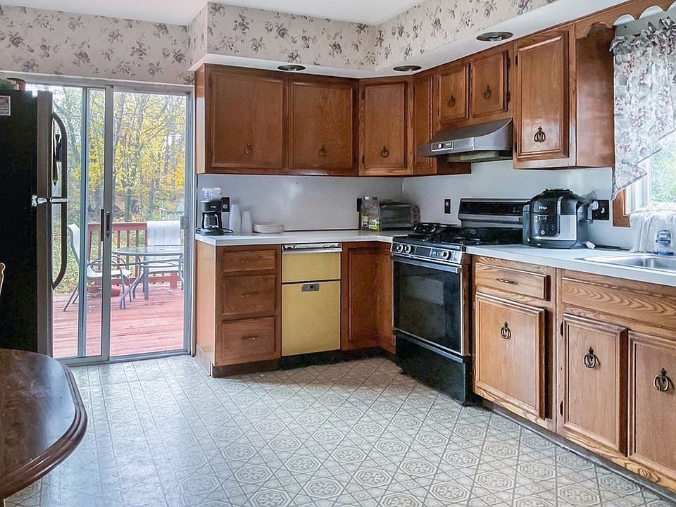 107 Spring St, Stoneham, MA 02180 Zillow