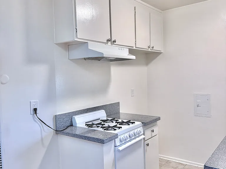 7410 Kester Ave #202 — Photo 6