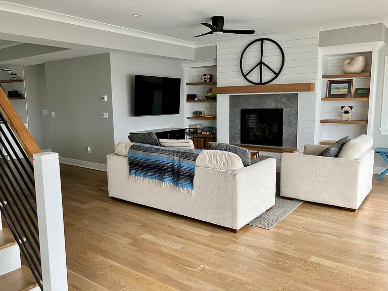 25 Beach Rd W — Photo 8
