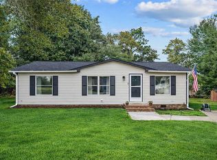 54 W Tryon Ct, Spring Lake, NC 28390