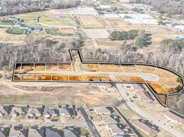 979 Malla Rd, Lindale, TX 75771