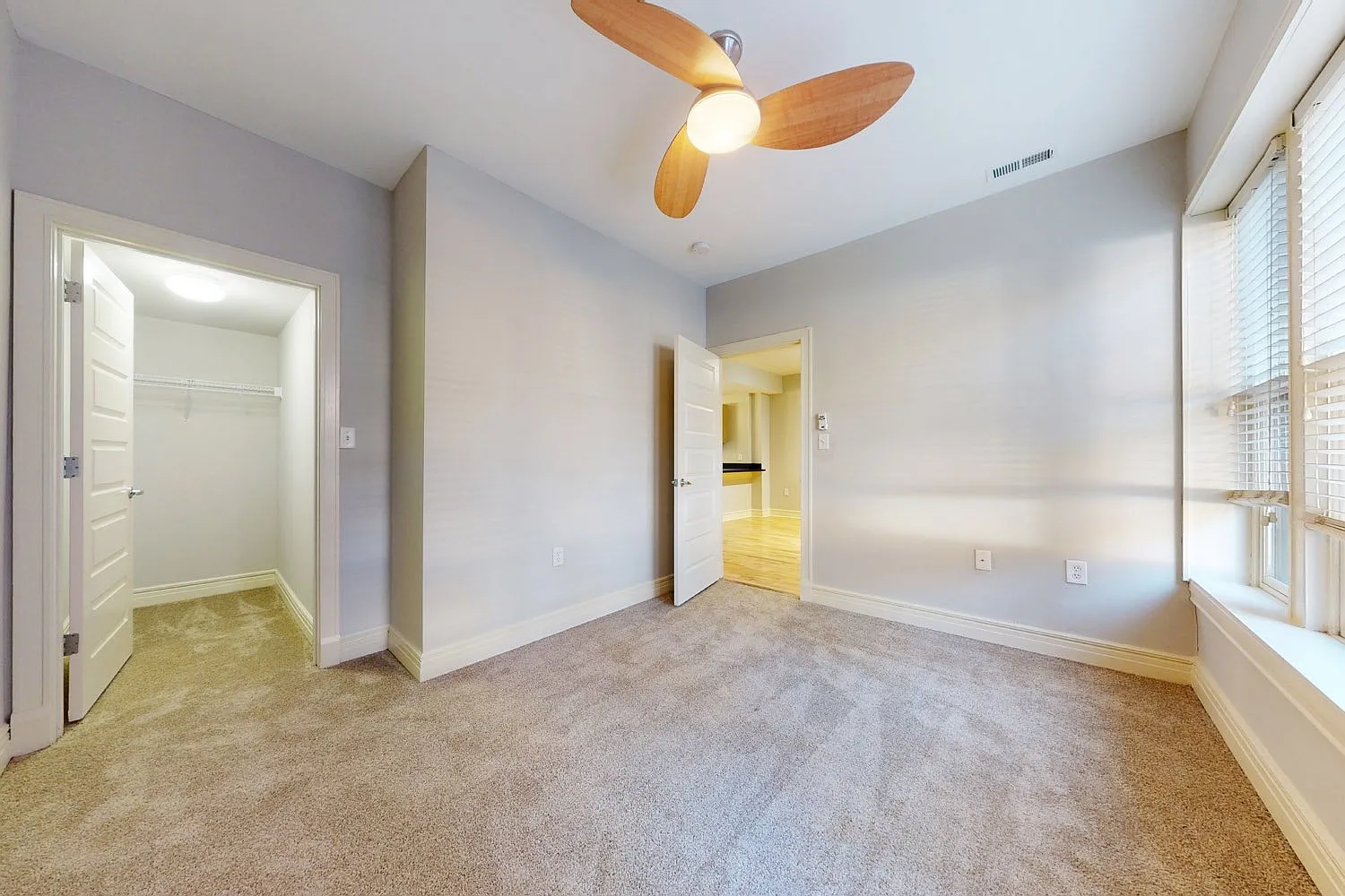 Melrose Apartments — Photo 4