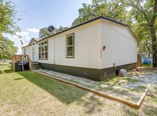 1804 Coral Rd, Azle, TX 76020