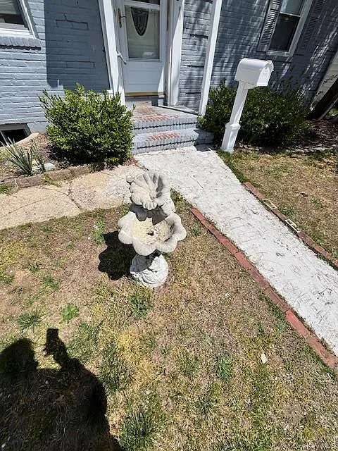 4 bed, 2.5 bath, 1274 sqft, $4,200 — Photo 4
