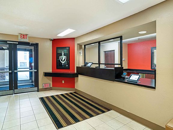 Lobby and Guest Check-in