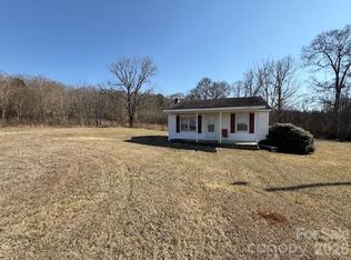 549 Dallas Bessemer City Hwy, Dallas, NC 28034